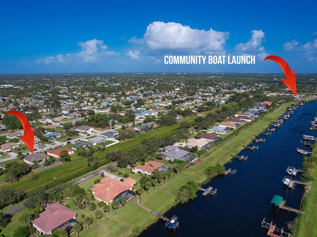 168 SW Oakridge Drive