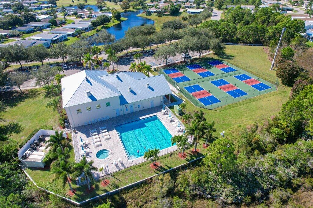 2824 Nine Iron Drive