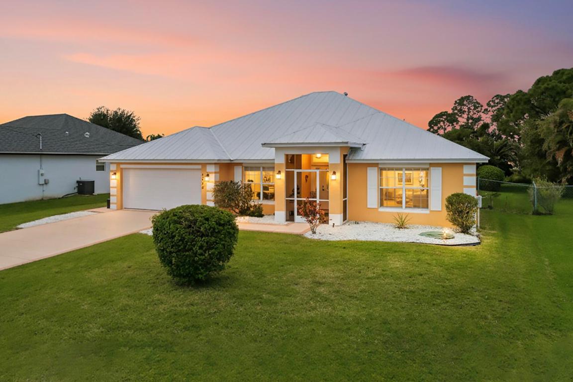 6446 NW Hacienda Court