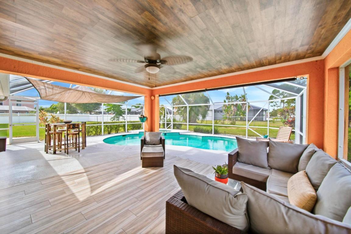 6446 NW Hacienda Court