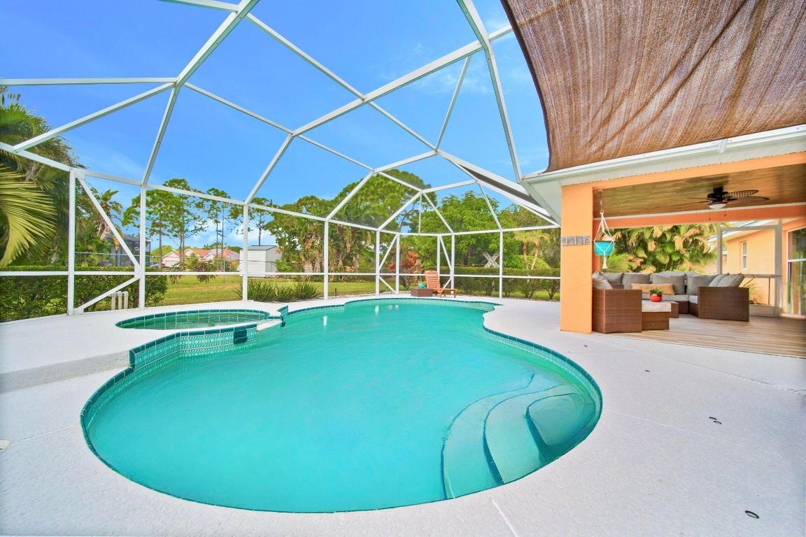 6446 NW Hacienda Court