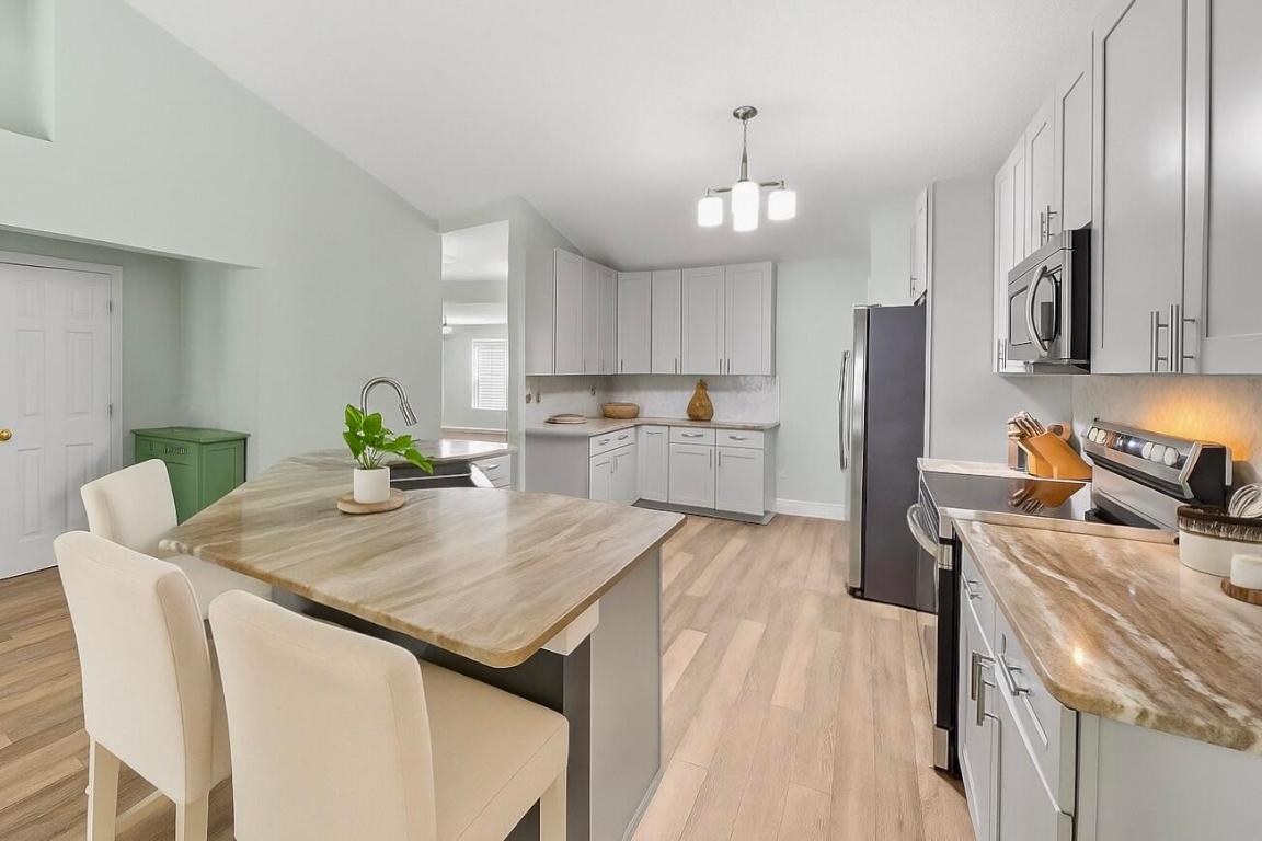 6446 NW Hacienda Court