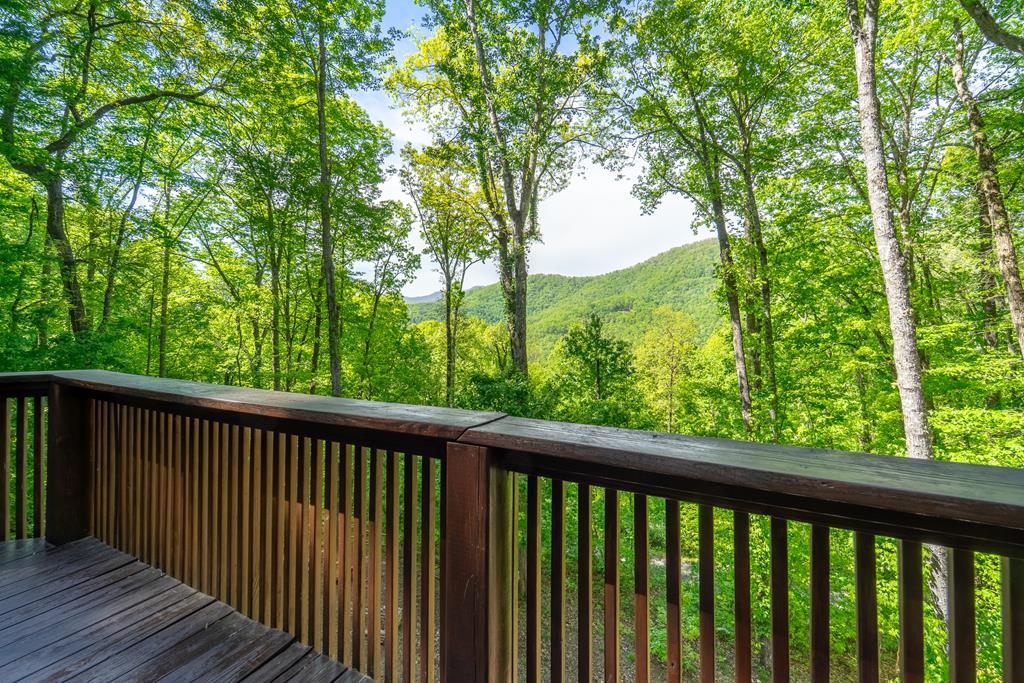 453 Macs Mountain Retreat