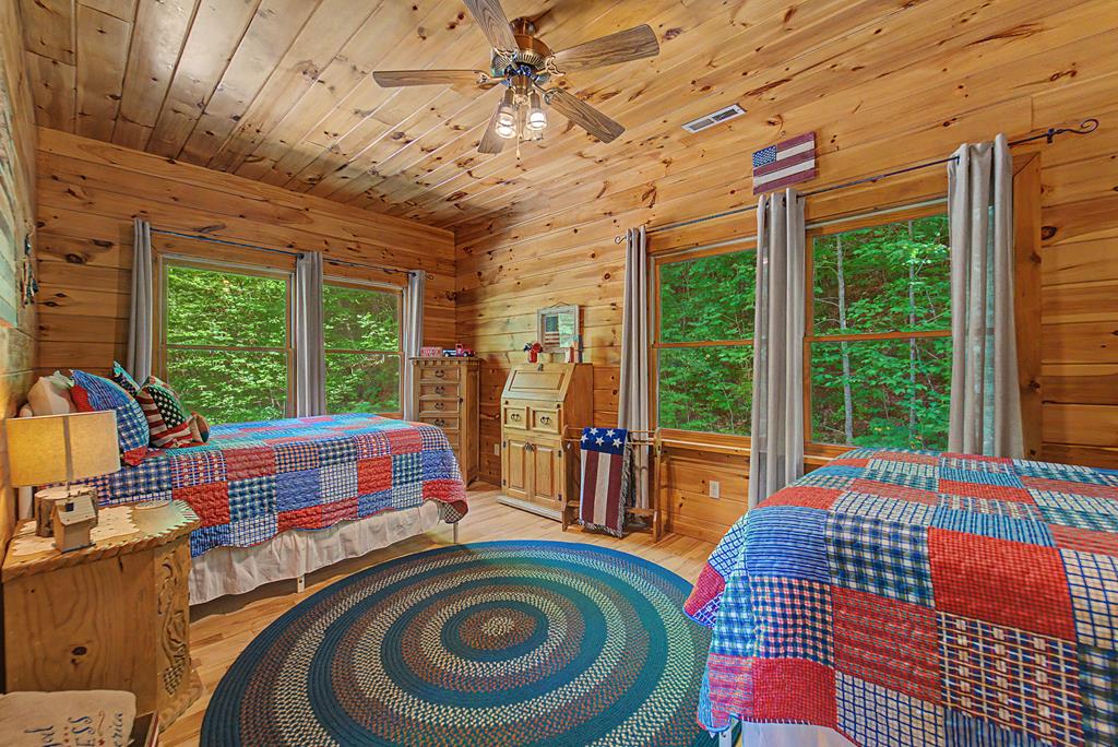 453 Macs Mountain Retreat