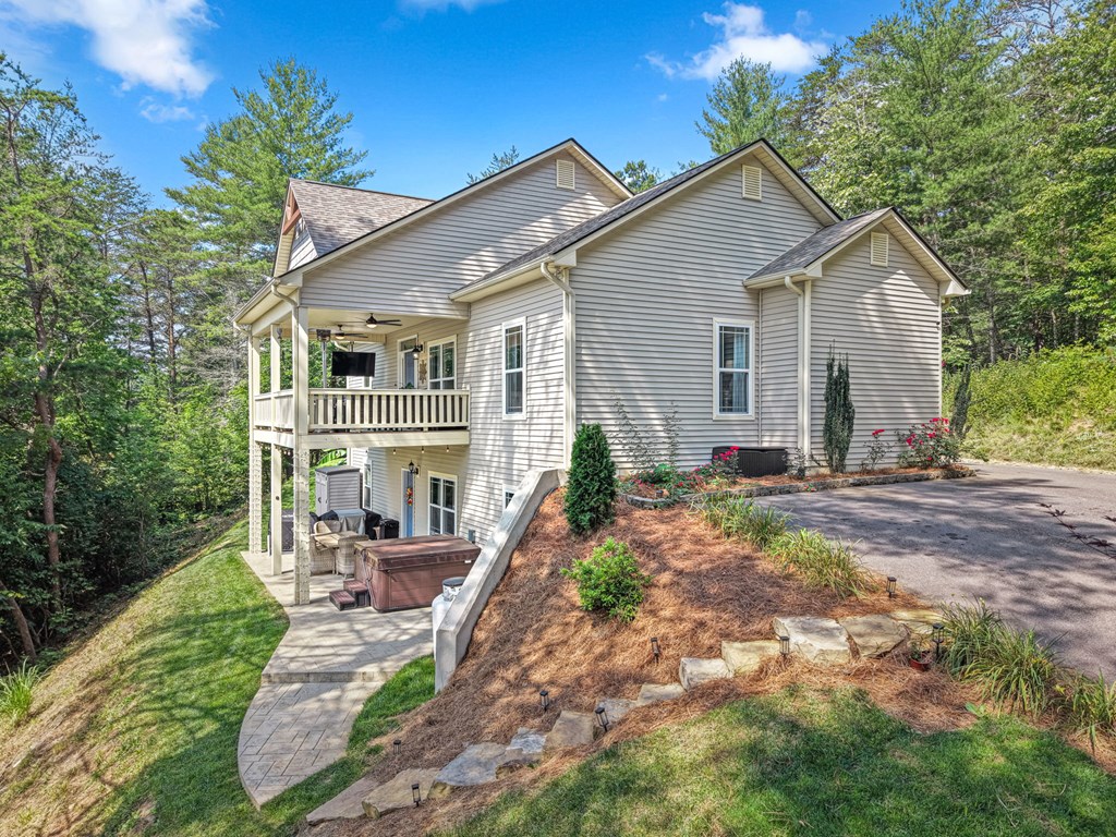 12 Preserve Mountain Circle