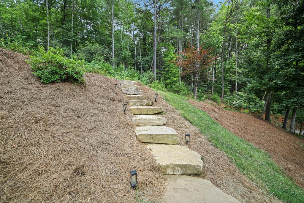12 Preserve Mountain Circle
