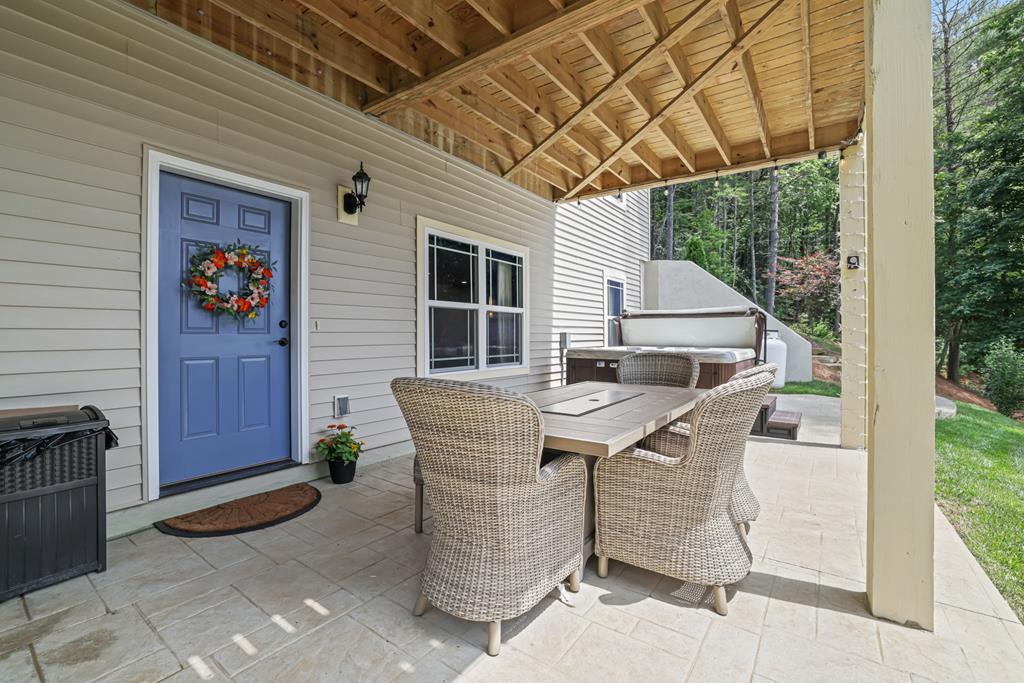 12 Preserve Mountain Circle