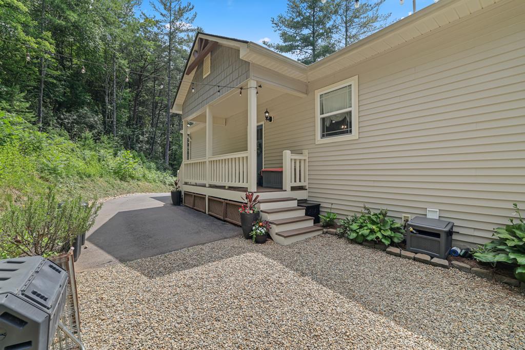 12 Preserve Mountain Circle