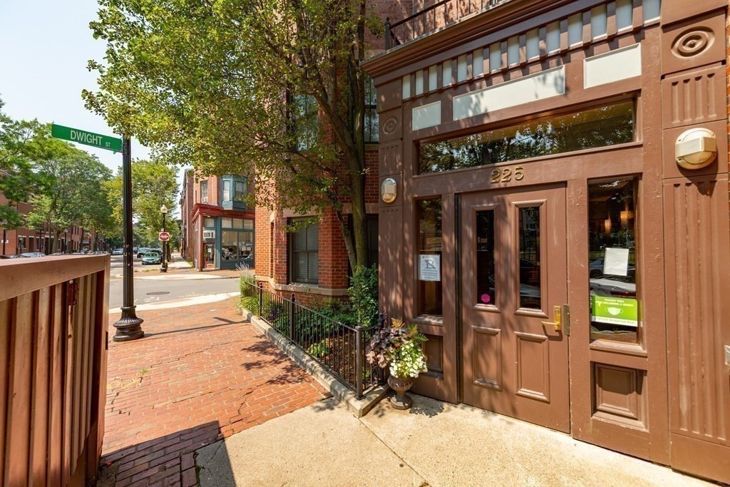 225 Shawmut Ave # 2