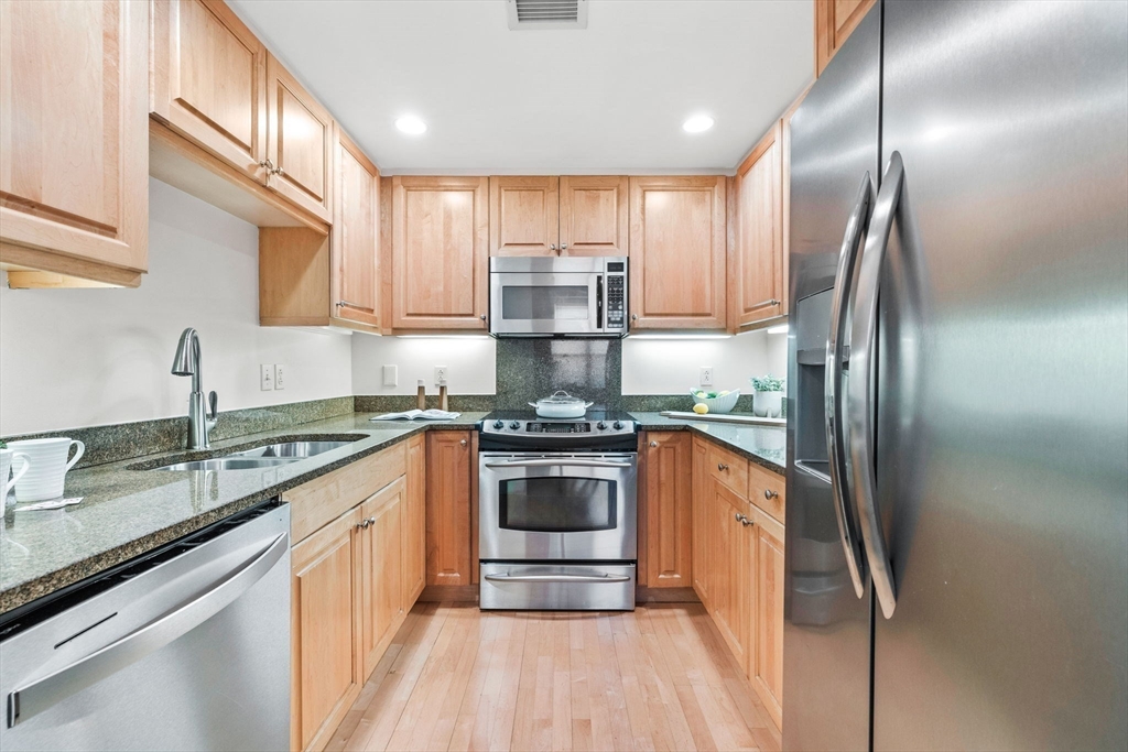 10 Bowdoin # 303