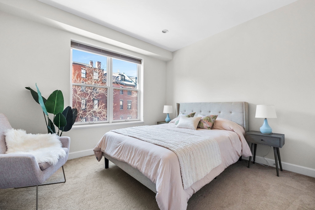10 Bowdoin # 303