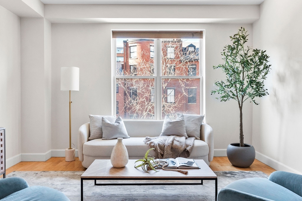 10 Bowdoin # 303