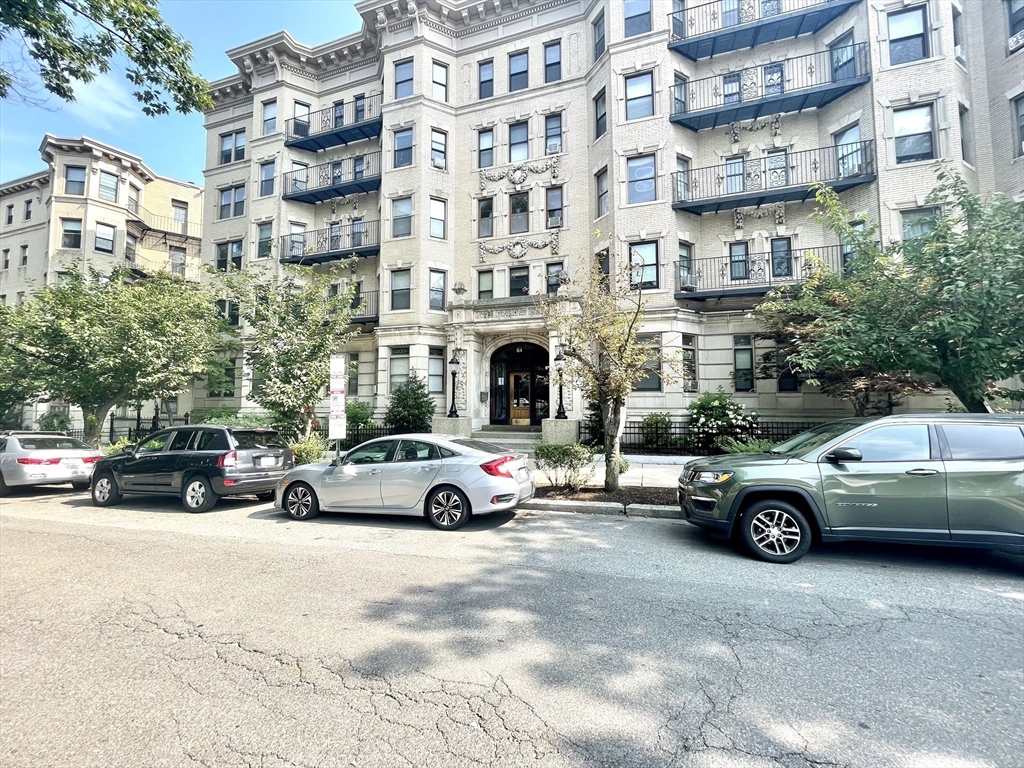 64 Charlesgate E # 88