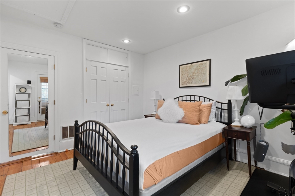 221 W Newton # 3