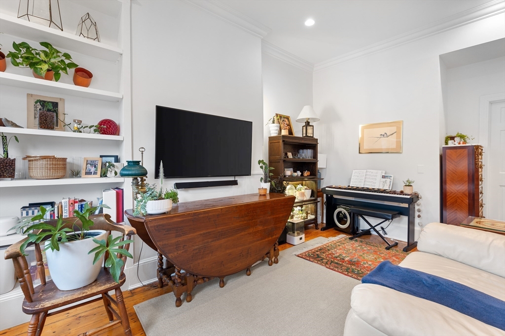 221 W Newton # 3