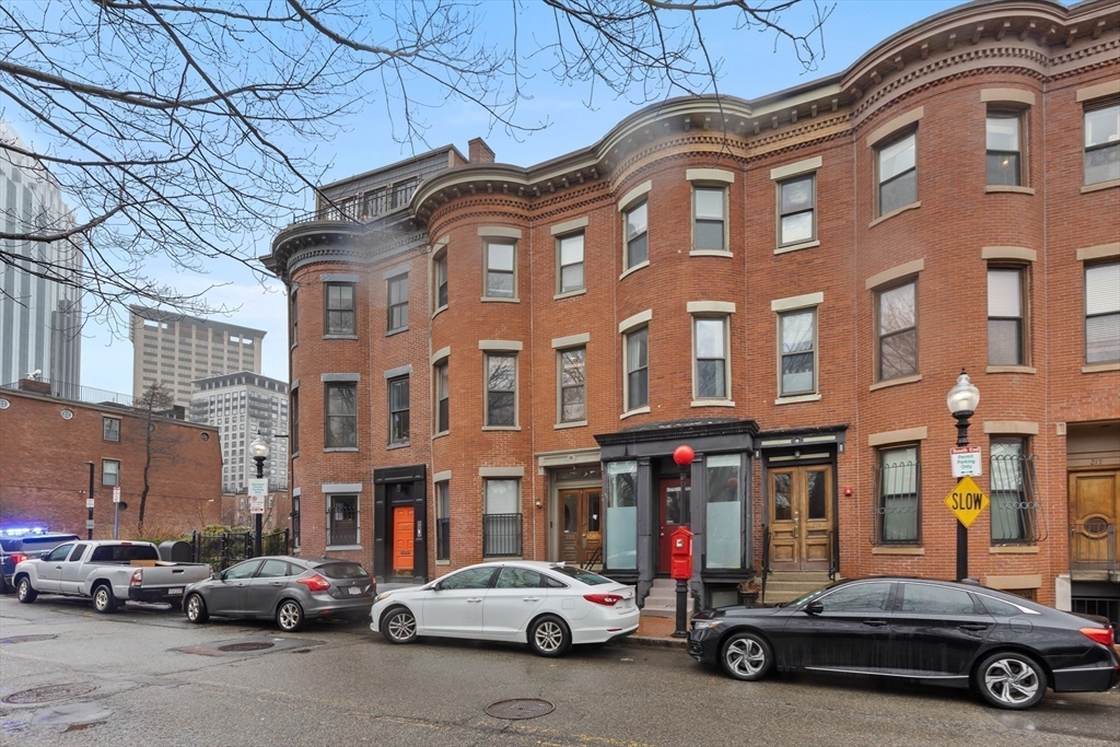221 W Newton # 3