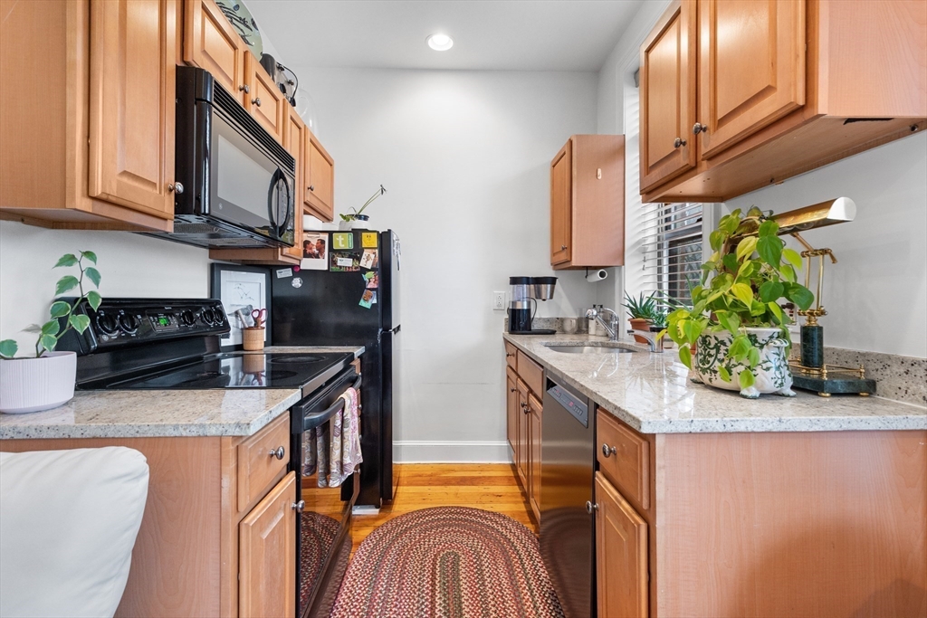 221 W Newton # 3