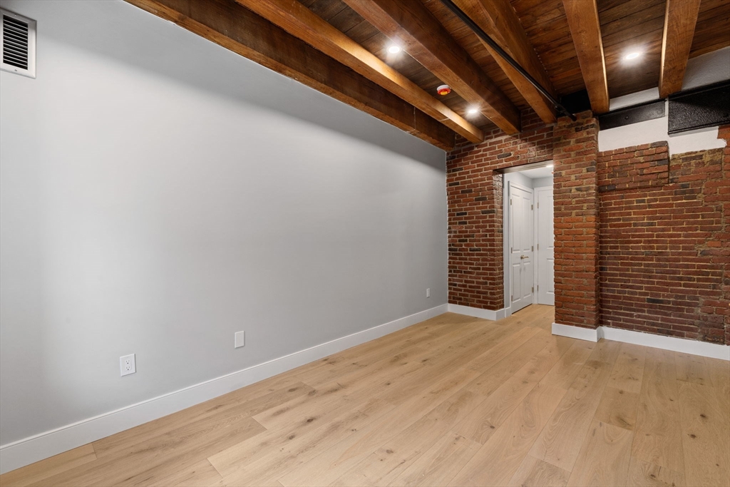99 Fulton St # 4 Unit: 4-4