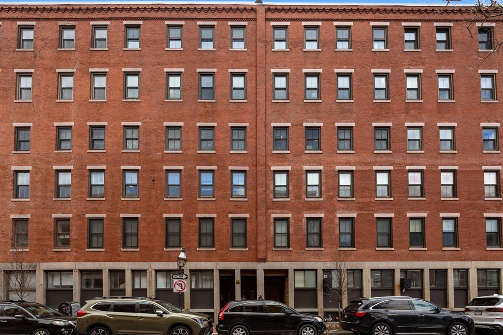 99 Fulton St # 4 Unit: 4-4
