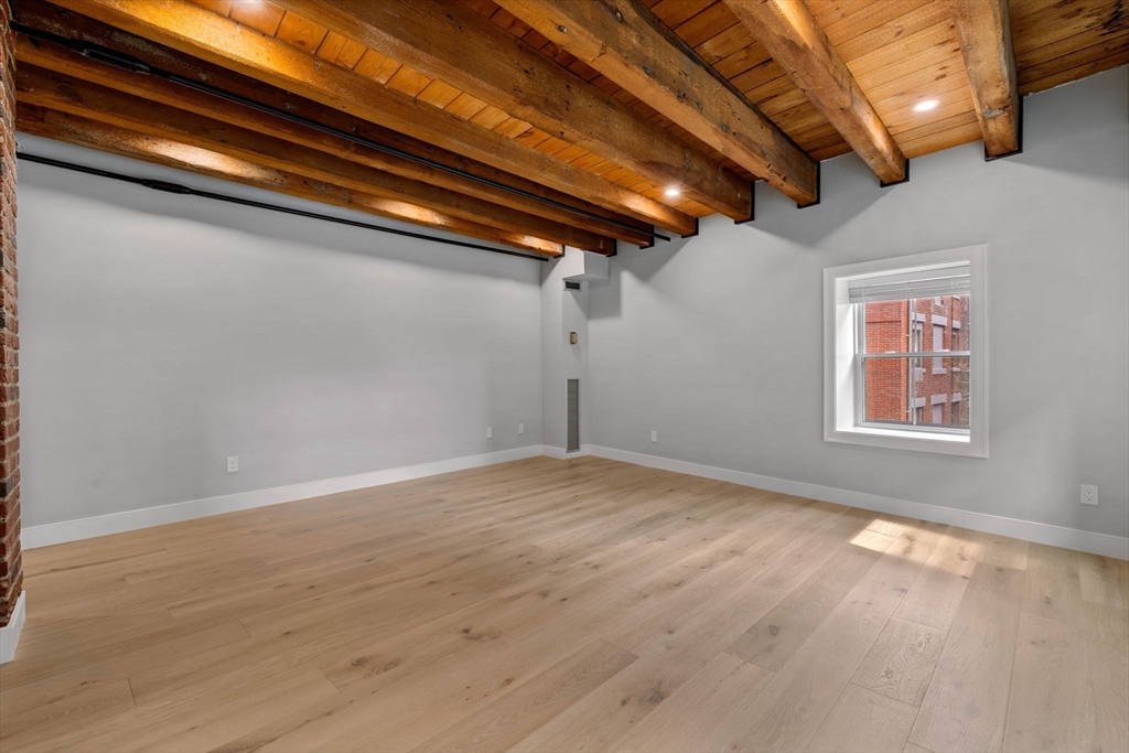 99 Fulton St # 4 Unit: 4-4