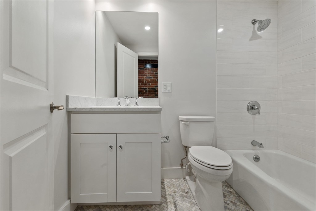 99 Fulton St # 4 Unit: 4-4