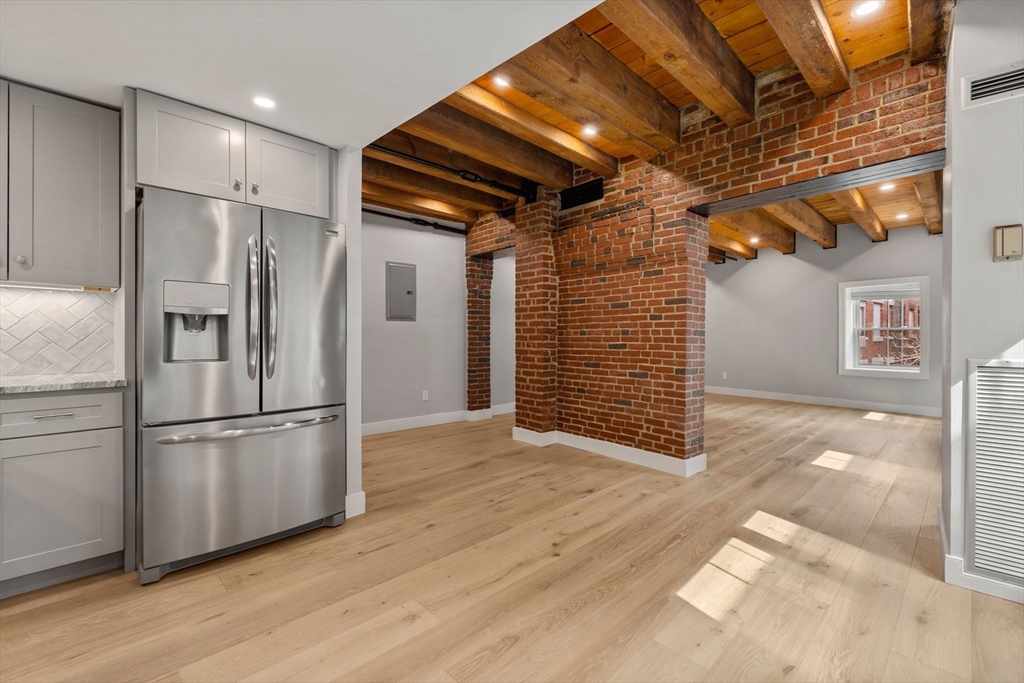99 Fulton St # 4 Unit: 4-4
