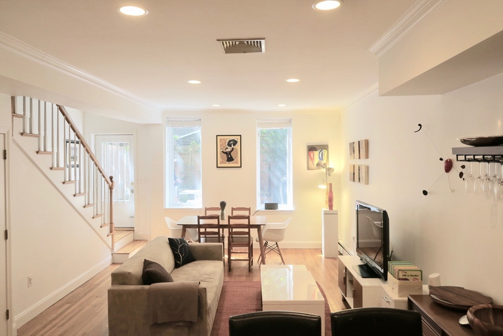 52 Appleton Street # 1