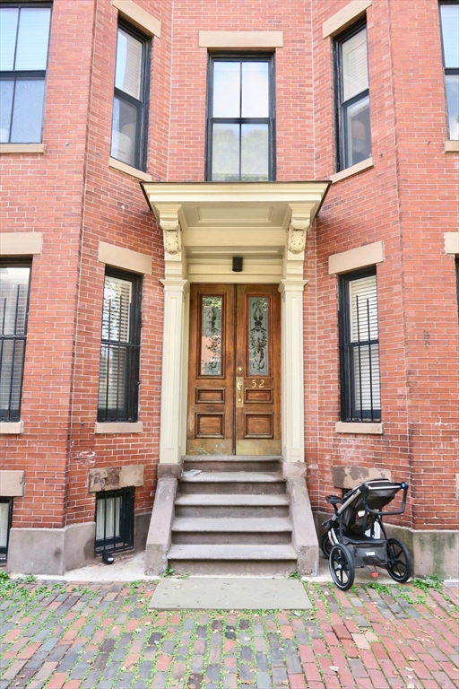 52 Appleton Street # 1