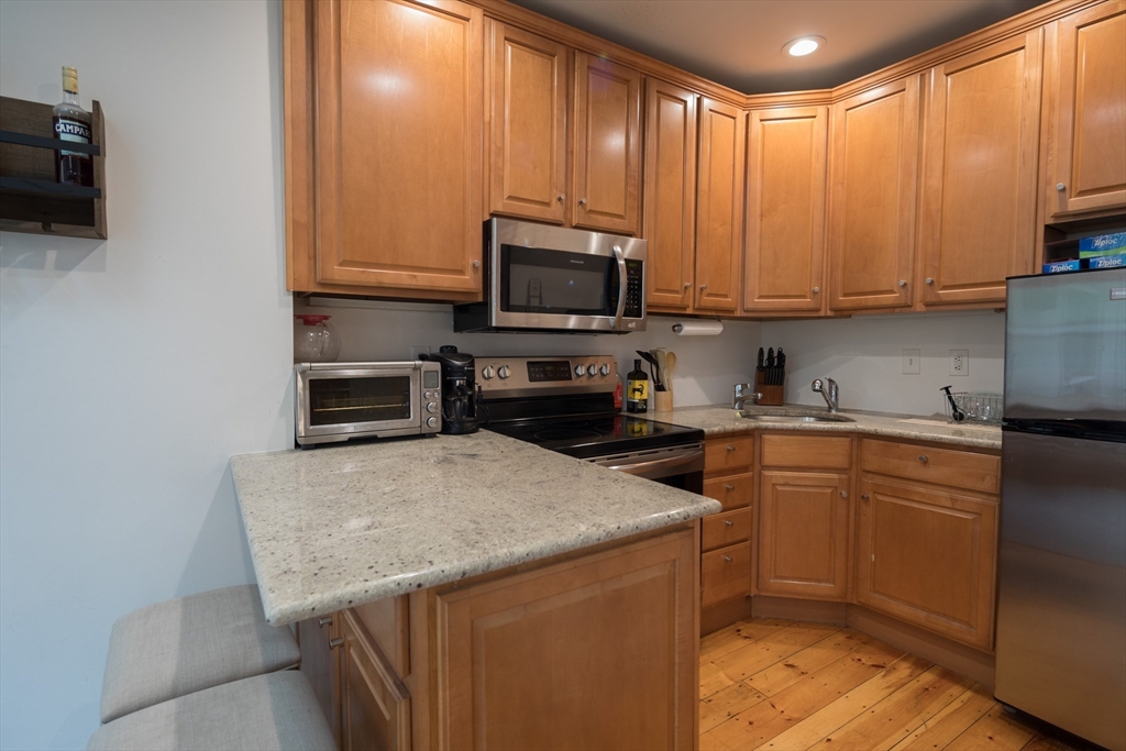 221 W Newton # 4