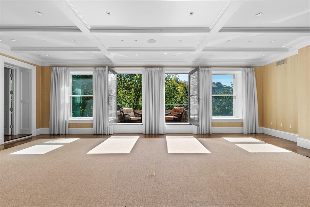 409 Commonwealth Ave