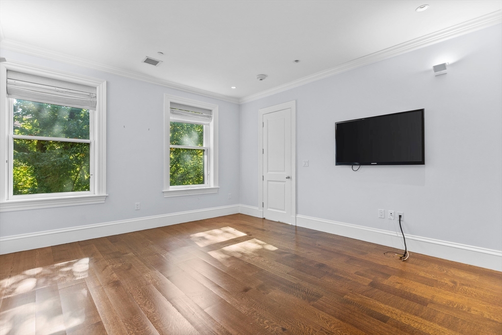 409 Commonwealth Ave