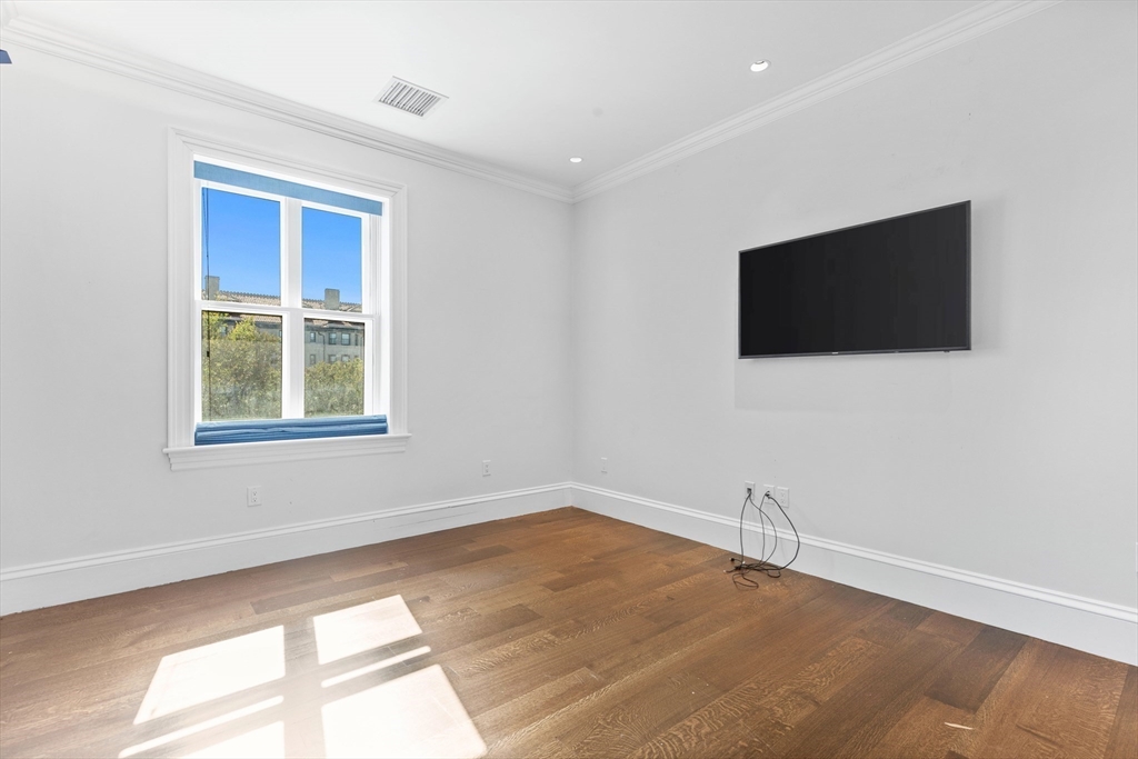 409 Commonwealth Ave