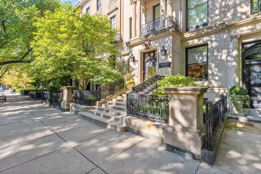 409 Commonwealth Ave