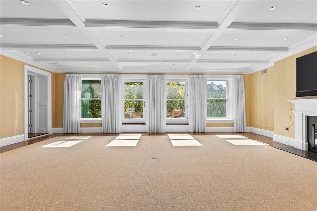 409 Commonwealth Ave