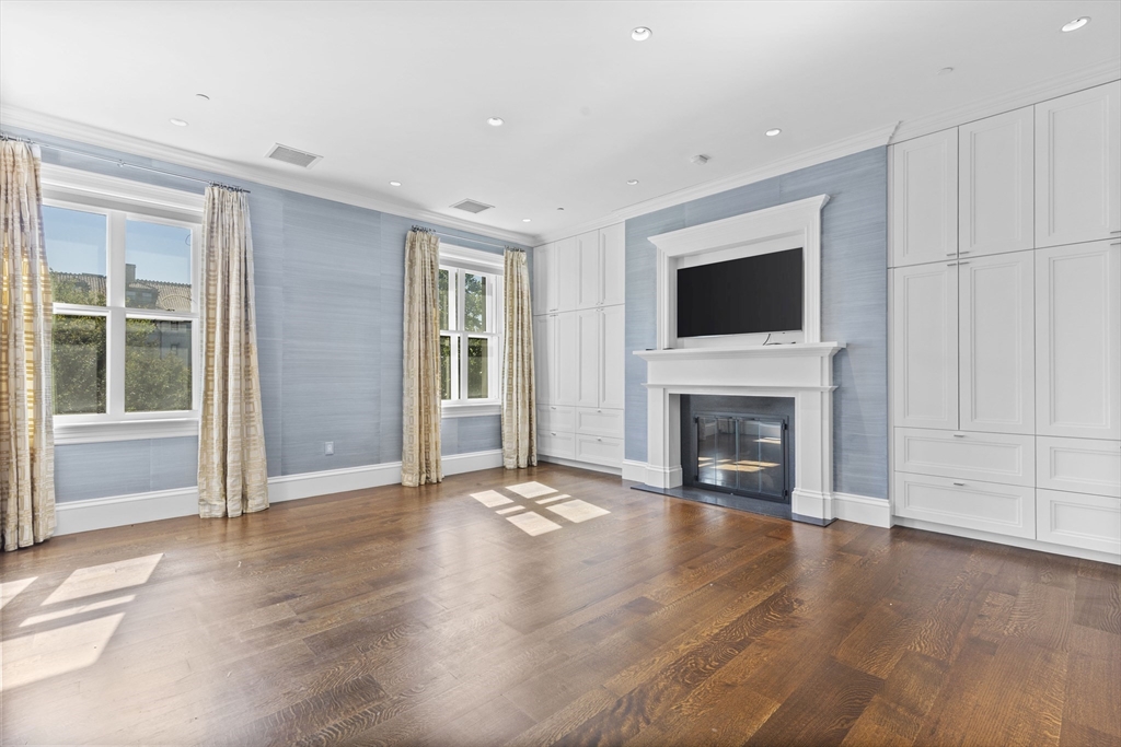 409 Commonwealth Ave