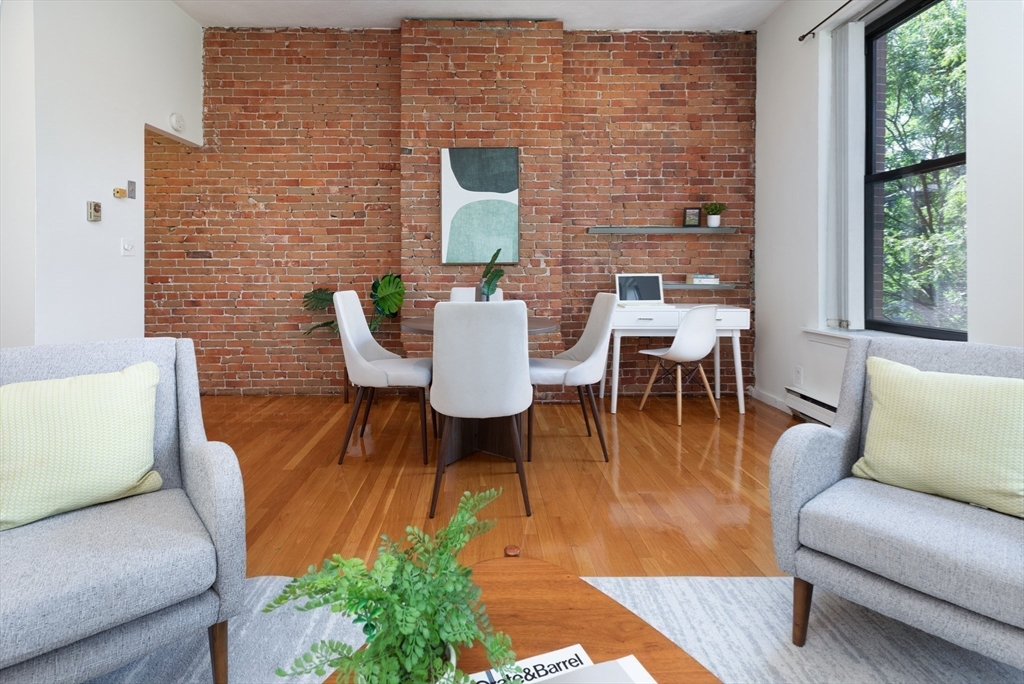 17 Dwight # 3, Boston Unit: 3