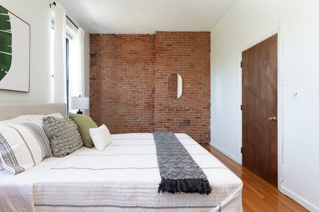 17 Dwight # 3, Boston Unit: 3