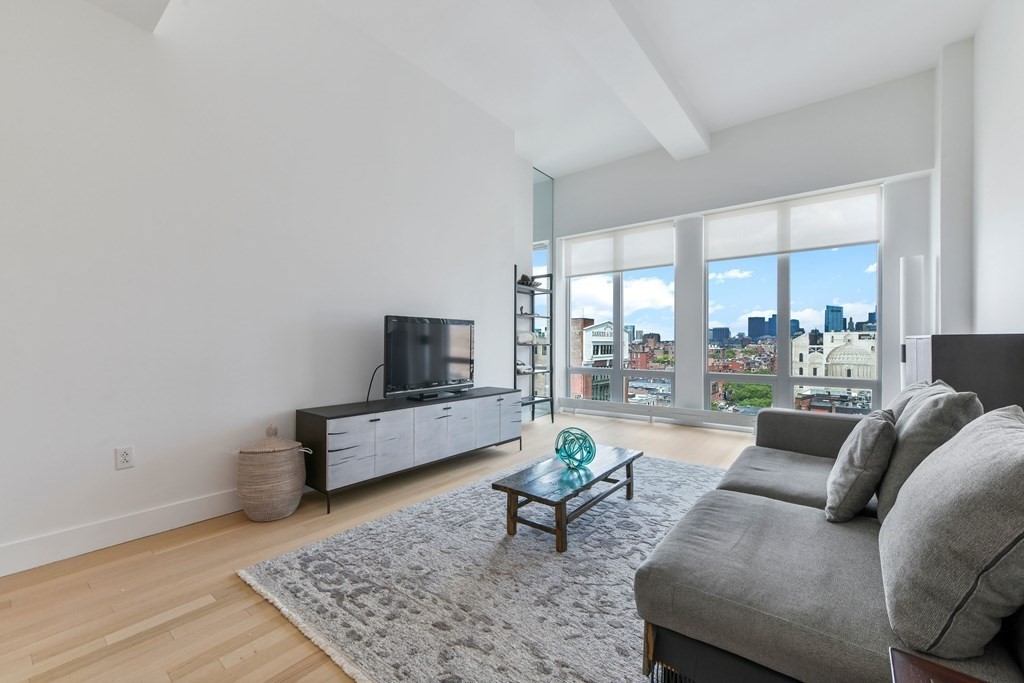 360 Newbury St. # 610