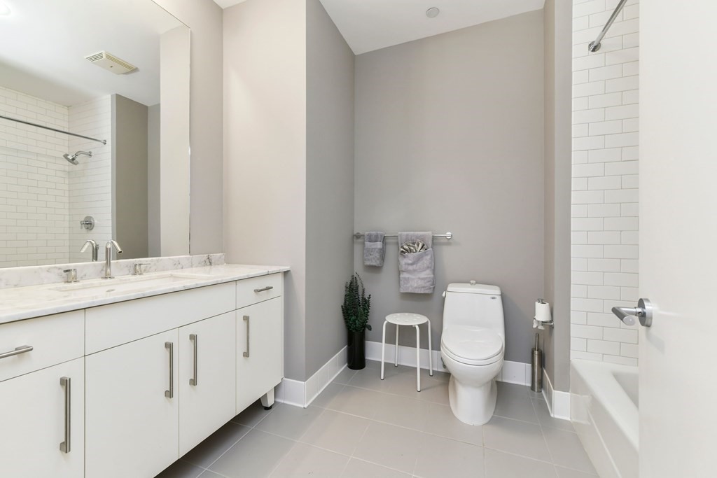 360 Newbury St. # 610