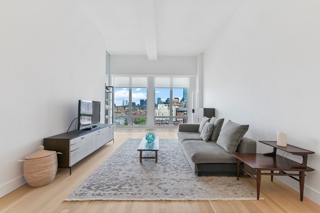 360 Newbury St. # 610