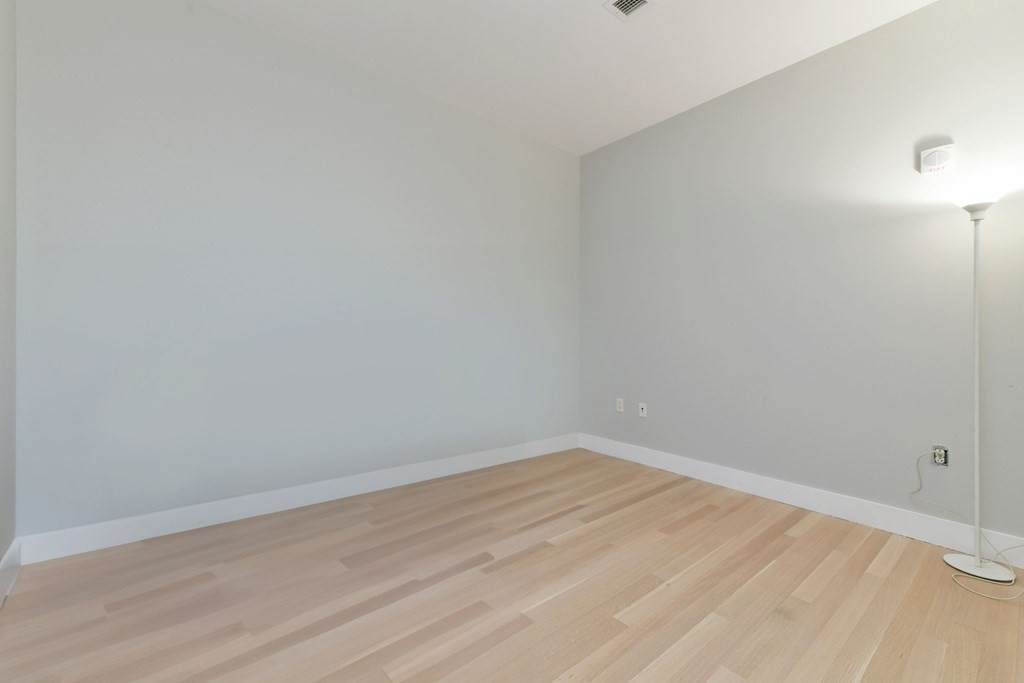 360 Newbury St. # 610