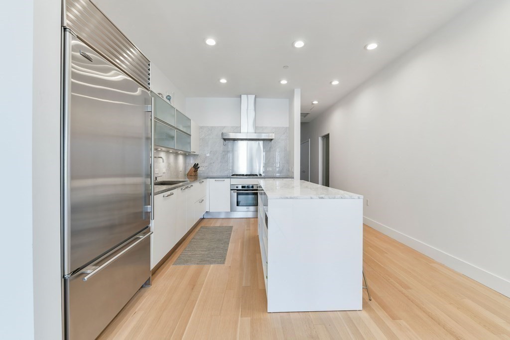 360 Newbury St. # 610