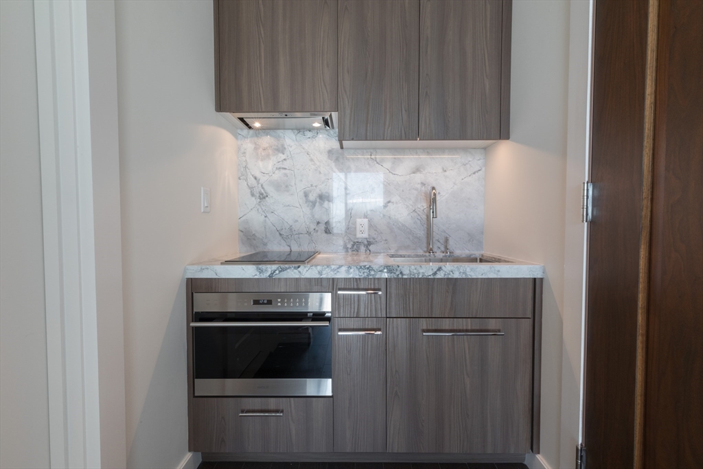 40 Trinity Place # 1606