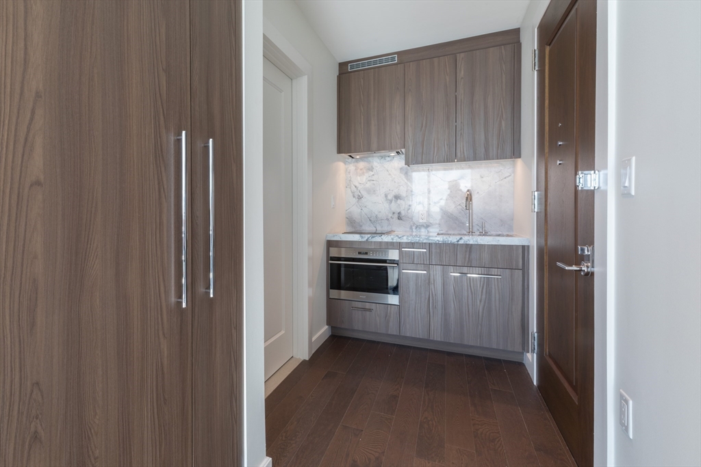 40 Trinity Place # 1606