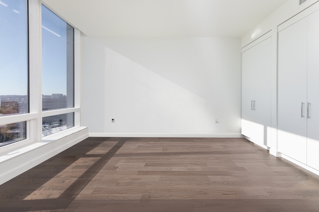 430 Stuart Street # 1606