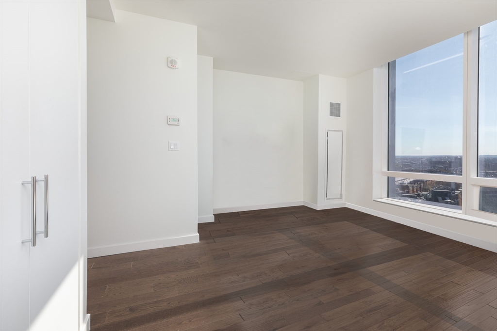 430 Stuart Street # 1606