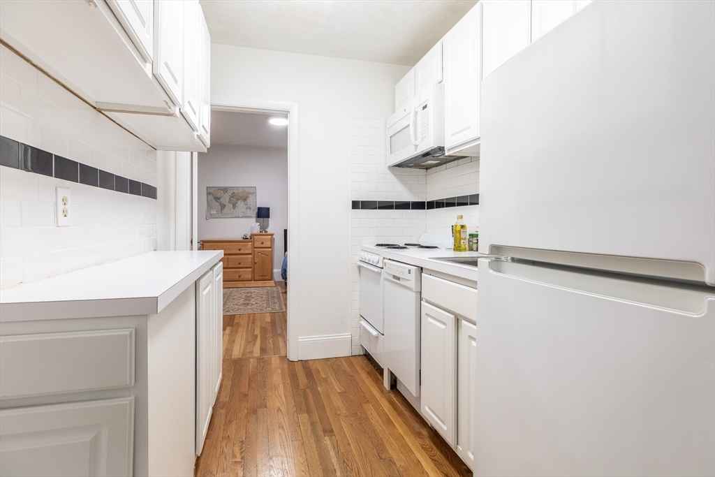 45 Westland Ave # 17