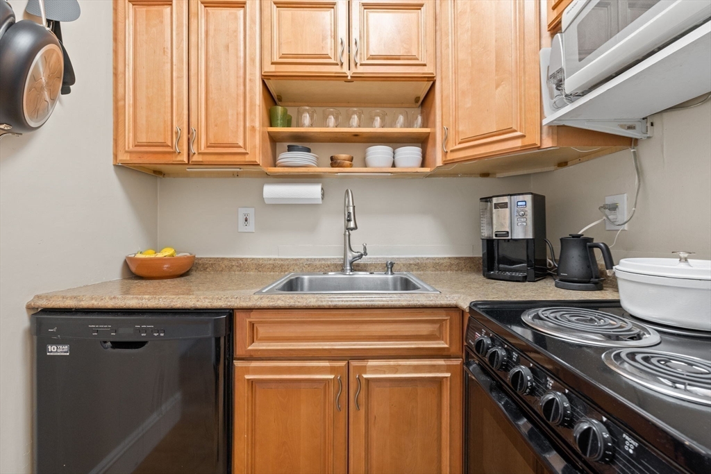 15 Dartmouth Street # A