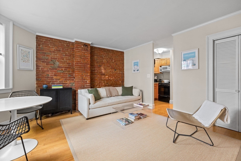 15 Dartmouth Street # A