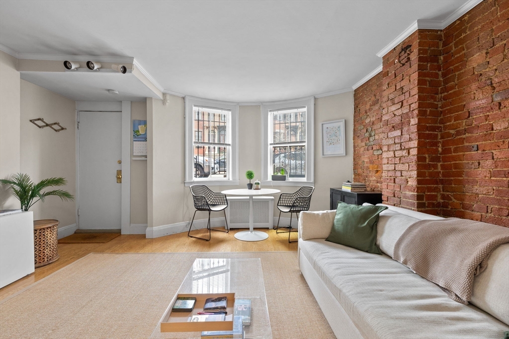 15 Dartmouth Street # A